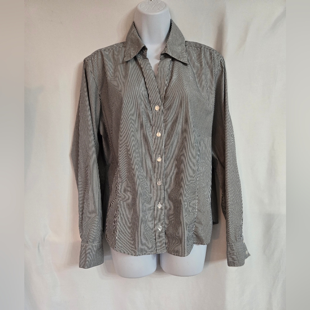 Chico's Black/Silver Pinstripes Fitted Button Down Shirt Size 2- M